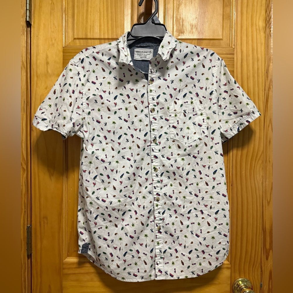 Free Planet White Casual Button Down Shirt with summer Print size M